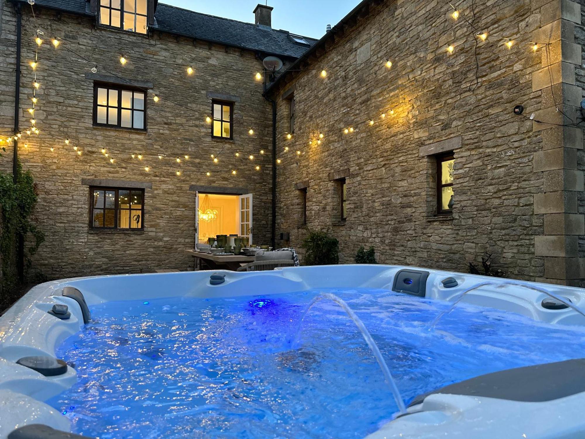 Cotswolds Retreat - Bath & Castle Combe - Hot Tub Villa Chippenham  Exterior photo