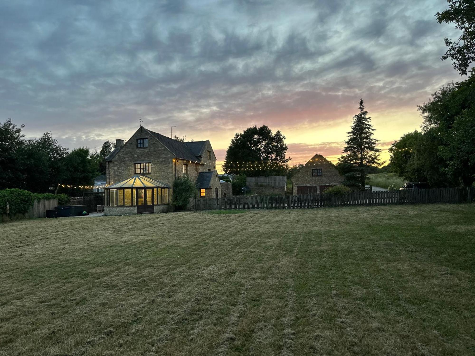 Cotswolds Retreat - Bath & Castle Combe - Hot Tub Villa Chippenham  Exterior photo